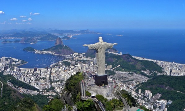 
巴西的耶稣像敞开双臂欢迎来自各地的球迷。（图：网易体育）