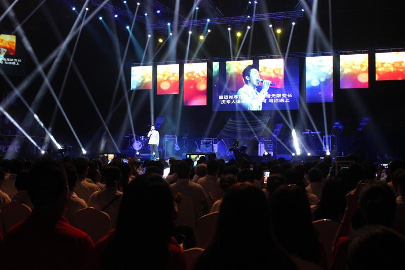 香港基督徒TVB主持、演员森美见证信仰，倾情献唱。（图：基督时报）