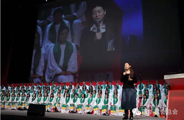国内著名男高音歌唱家龙涛演唱一首《何等伟大》（图：西班牙华人基督教会）