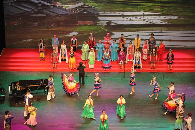 北京朝阳堂的歌舞表演《赞美大荣光》。（图：海淀堂官网）