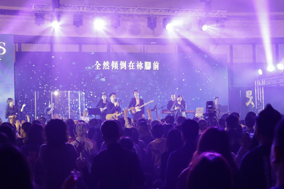 2024年1月1日，赞美之泉首届将天敞开 (Open Heaven) 特会在香港举行。（图片：基督时报 ｜李嘉言）