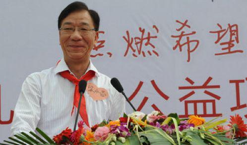最近，梁永昌与作为主要发起人的中国燃气控股有限公司来到广西马上县开展“孔明灯大型公益项目”。