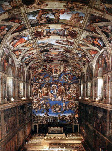 西斯廷教堂天花板上是《创世纪》，分为九格，每个格子中是不同的绘画主题。祭坛后面墙上所绘的是《末日审判》（图：资料图片）