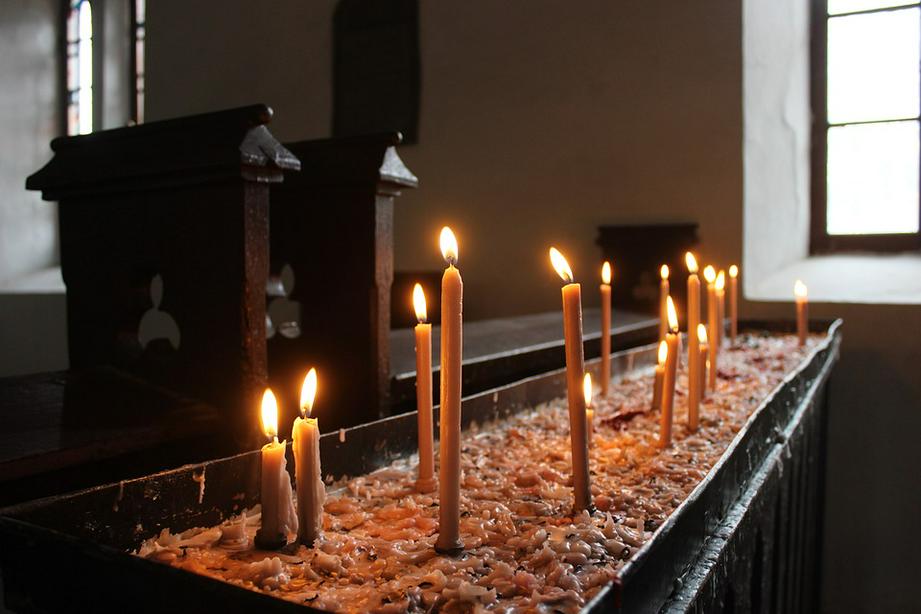 印度某基督教堂内的烛光（图：pixabay.com）