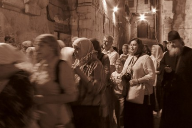 前往教堂参加聚会的人群（图：pixabay.com）