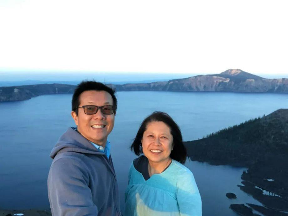 蒋佩蓉夫妇二人测试阴性后的在美国西海岸的一个国家公园享受美丽的大自然。（图：“蒋佩蓉”微信公众平台）